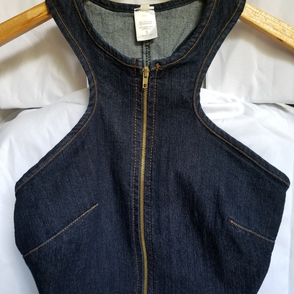 Racerback cropped denim top.